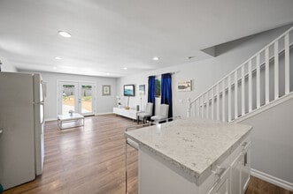 710 Eugenie Avenue, Unit House in Encinitas, CA - Foto de edificio - Building Photo