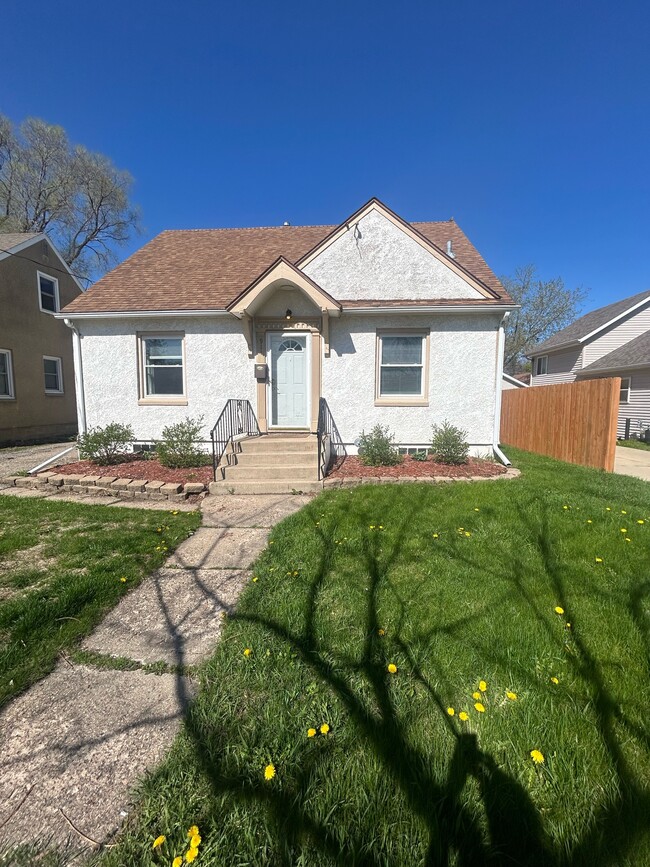 property at 911 12th Ave NE