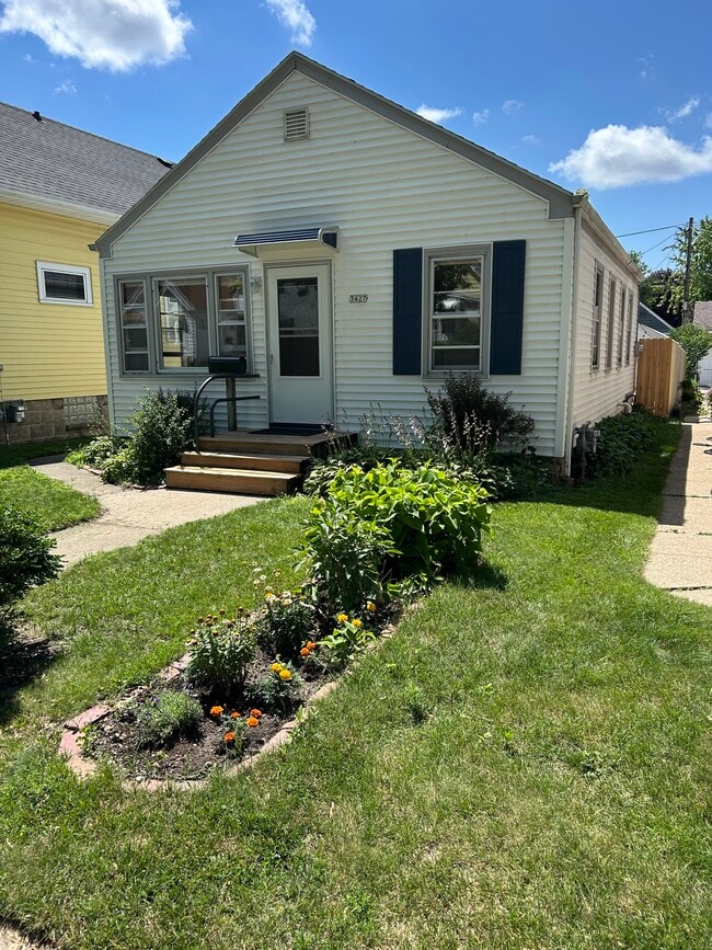 property at 3427 S California St