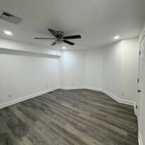 4 Betsy Ross Ct in Centereach, NY - Building Photo