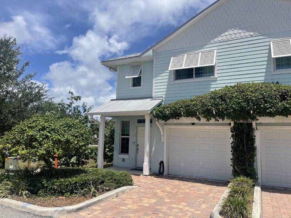 104 Parrotfish Ln in Merritt Island, FL - Building Photo