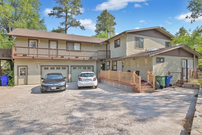 property at 812 Coronado Ave