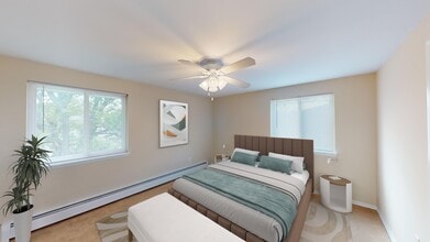 Hallmark Village in Hamburg, NY - Foto de edificio - Building Photo