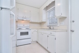 345 Sunny Hill Dr, Unit 345 in Lincolnton, NC - Building Photo