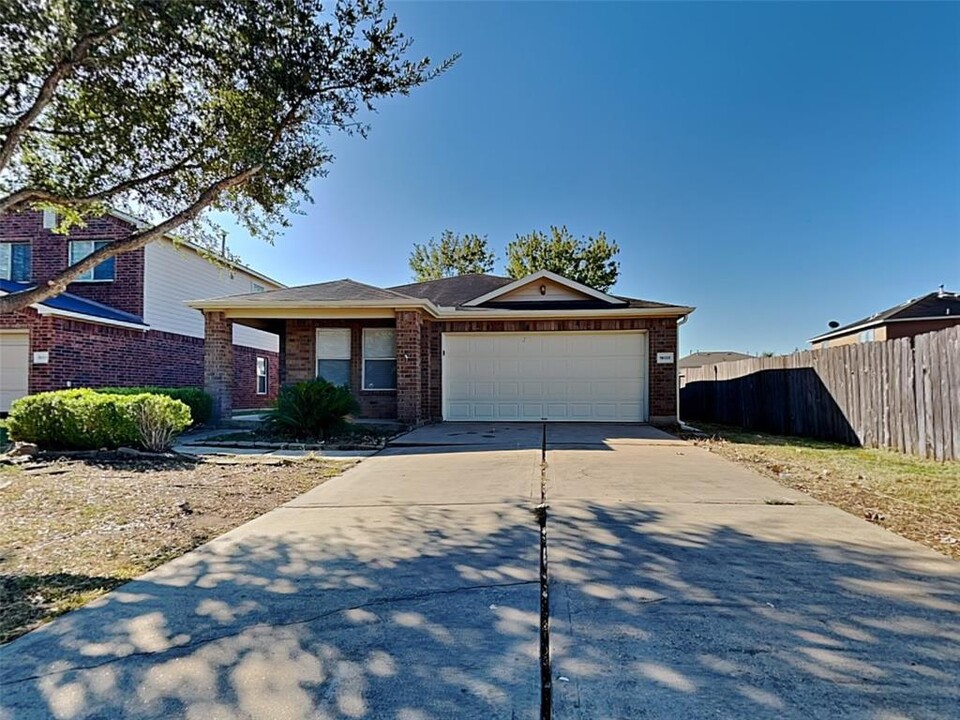 19135 Tierra Mist Ln in Richmond, TX - Foto de edificio