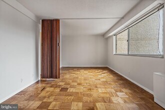 4515 Willard Ave in Chevy Chase, MD - Building Photo - Building Photo
