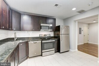 3315 Eastern Ave in Baltimore, MD - Building Photo - Building Photo