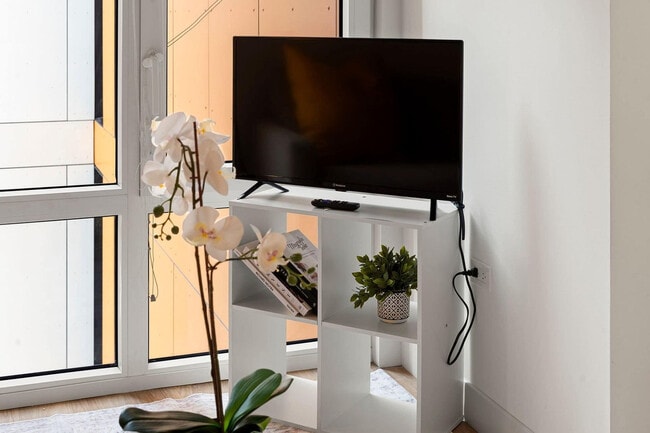 property at 853 W Blackhawk St