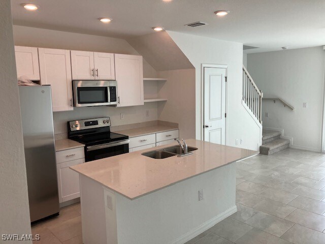 14133 Oviedo Pl in Tice, FL - Building Photo - Building Photo