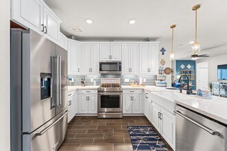 6804 Westview Dr in Houston, TX - Building Photo - Building Photo