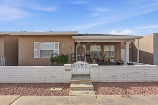 2929 E Broadway Rd in Mesa, AZ - Building Photo