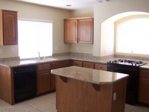10961 Fintry Hills St in Las Vegas, NV - Building Photo - Building Photo