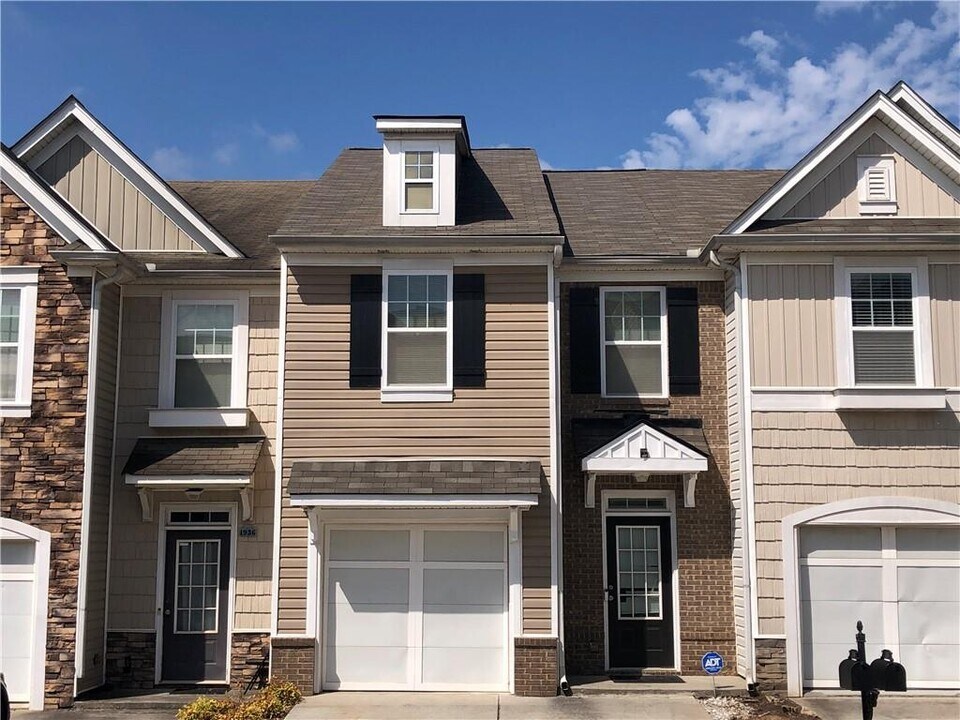 1938 Dilcrest Dr in Duluth, GA - Building Photo