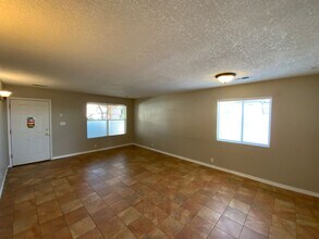 10916 Tanzanite Dr NW in Albuquerque, NM - Building Photo - Building Photo