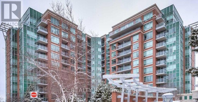 62 Suncrest Blvd in Markham, ON - Building Photo - Building Photo