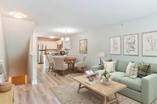 Eagle Rock Apartments & Townhomes at Rensselaer in Rensselaer, NY - Building Photo