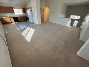 5325 Clover Blossom Ct in North Las Vegas, NV - Building Photo - Building Photo