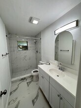 9431 Sun Ct, Unit 9435 in West Palm Beach, FL - Building Photo - Building Photo