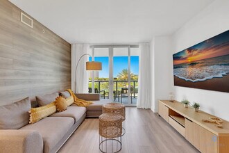 2602 E Hallandale Beach Blvd in Hallandale Beach, FL - Building Photo - Building Photo