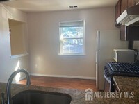 408 Woodbridge Commons Way in Iselin, NJ - Building Photo - Building Photo