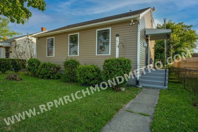 property at 913 E 15th St