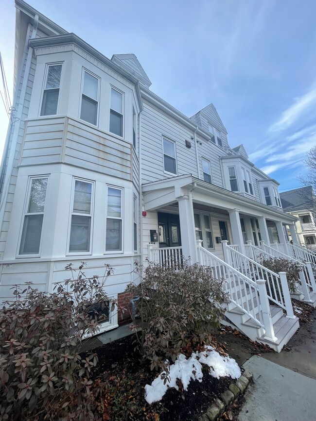 20 Park Ave, Unit #Rear