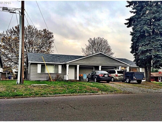 407 SE 117th Ave in Vancouver, WA - Foto de edificio - Building Photo