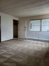 1265 Chemeketa St NE in Salem, OR - Foto de edificio - Building Photo