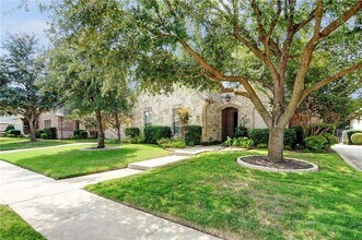 8 Tennis Village Dr in Heath, TX - Building Photo - Building Photo
