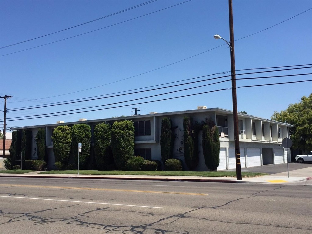 Lockwood Arms Apartments Fresno, CA Apartments For Rent