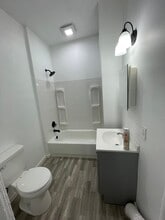 132 N West St, Unit 1 in York, PA - Building Photo - Building Photo