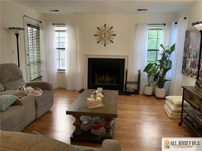 404 Carhart Ct in East Brunswick, NJ - Building Photo - Building Photo