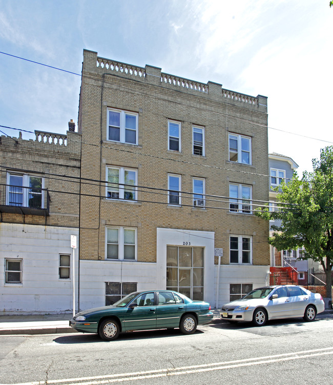 203 Shephard Ave in Newark, NJ - Building Photo - Building Photo