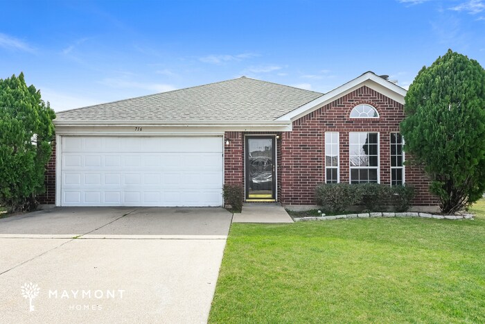 716 Stonedale Dr in Arlington, TX - Building Photo