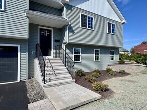 21 Charles St in Enfield, CT - Building Photo - Building Photo