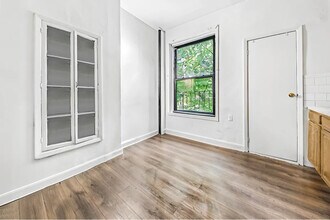 325 E 89th St in New York, NY - Building Photo - Building Photo