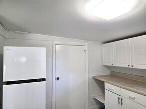 360 5th Ave NW in Largo, FL - Building Photo - Building Photo