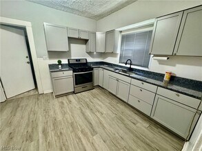 2020 Corning Ave in Cleveland, OH - Building Photo - Building Photo