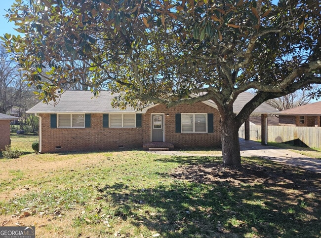 property at 6480 Lower Dixie Lake Rd