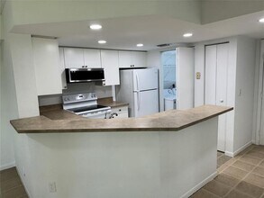 9222 W Atlantic Blvd in Coral Springs, FL - Building Photo - Building Photo