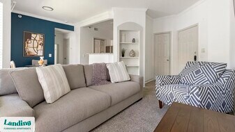 19275 Stone Oak Pkwy in San Antonio, TX - Building Photo