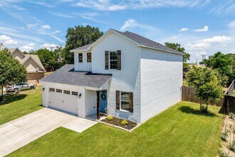 8916 Holt St in Lakeside, TX - Building Photo - Building Photo