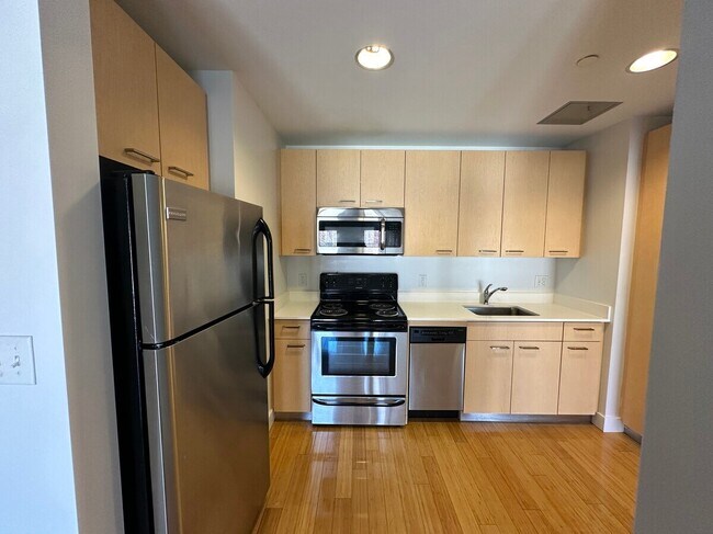 1084 Boylston St, Unit 1 in Boston, MA - Building Photo - Building Photo