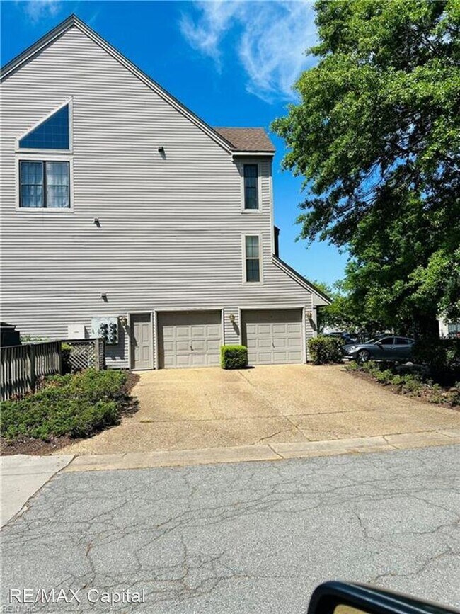 742 Brookside Dr photo'