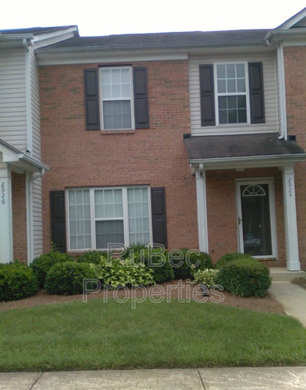 property at 2924 Little Stream Ct