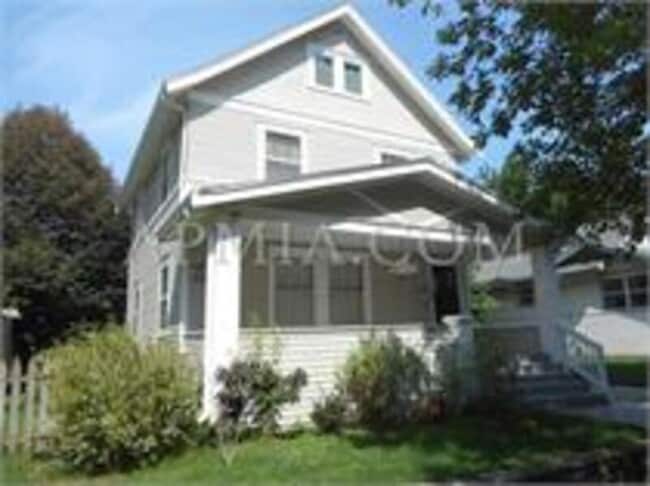 property at 992 8th St