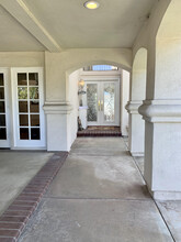 68 Westbrook Ln in Pomona, CA - Foto de edificio - Building Photo