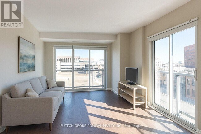 property at 44 Bond St W