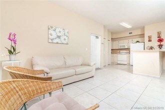 7330 NW 114th Ave-Unit -2095 in Doral, FL - Building Photo - Building Photo