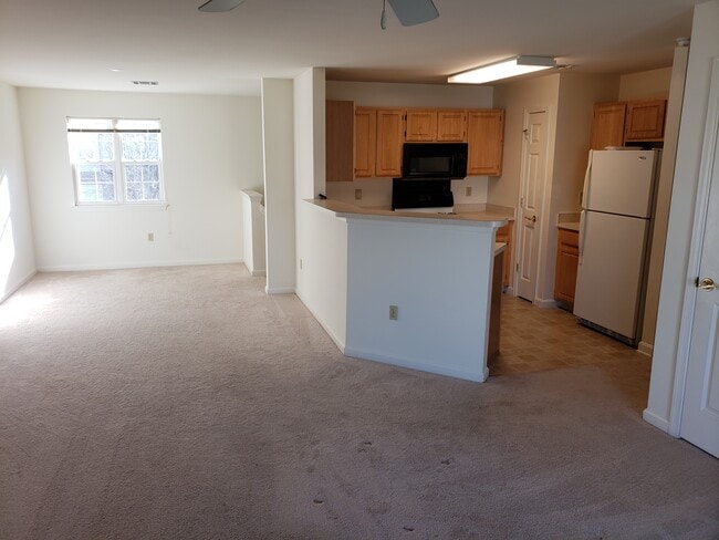 140 Cardinal Ln in Hummelstown, PA - Building Photo - Building Photo